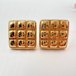 Vintage Monet Square Quilted Stud Earrings Gold Tone Chic Office Job Career Chic